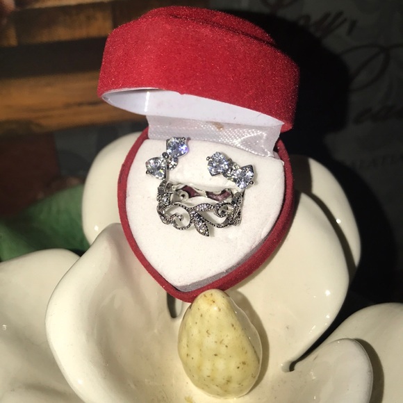 New Beautiful sterling silver earrings and ring - Picture 2 of 4